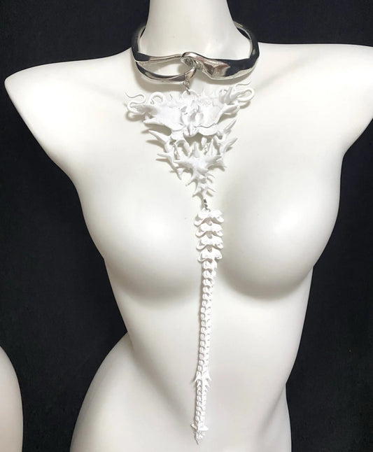 Matsuhara Phenyl Spine Bloom Necklace